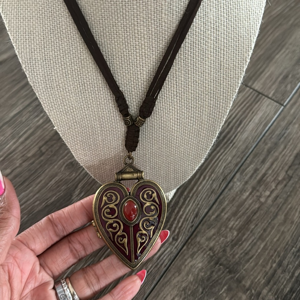 Vintage Rope Locket - Picture 3 of 8